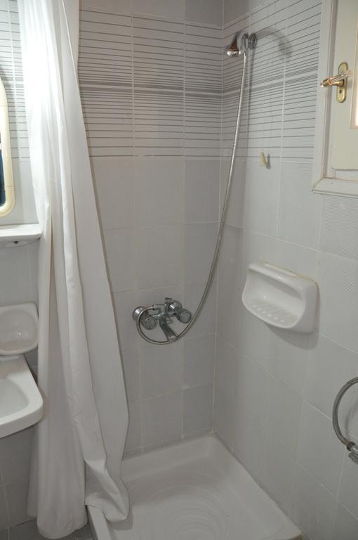 Koskinas Apartments Acharavi  Oda fotoğraf